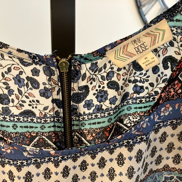 Pink Rose Women's Bohemian Pattern Blouse with Zipper back, Size Small - Picture 4 of 5